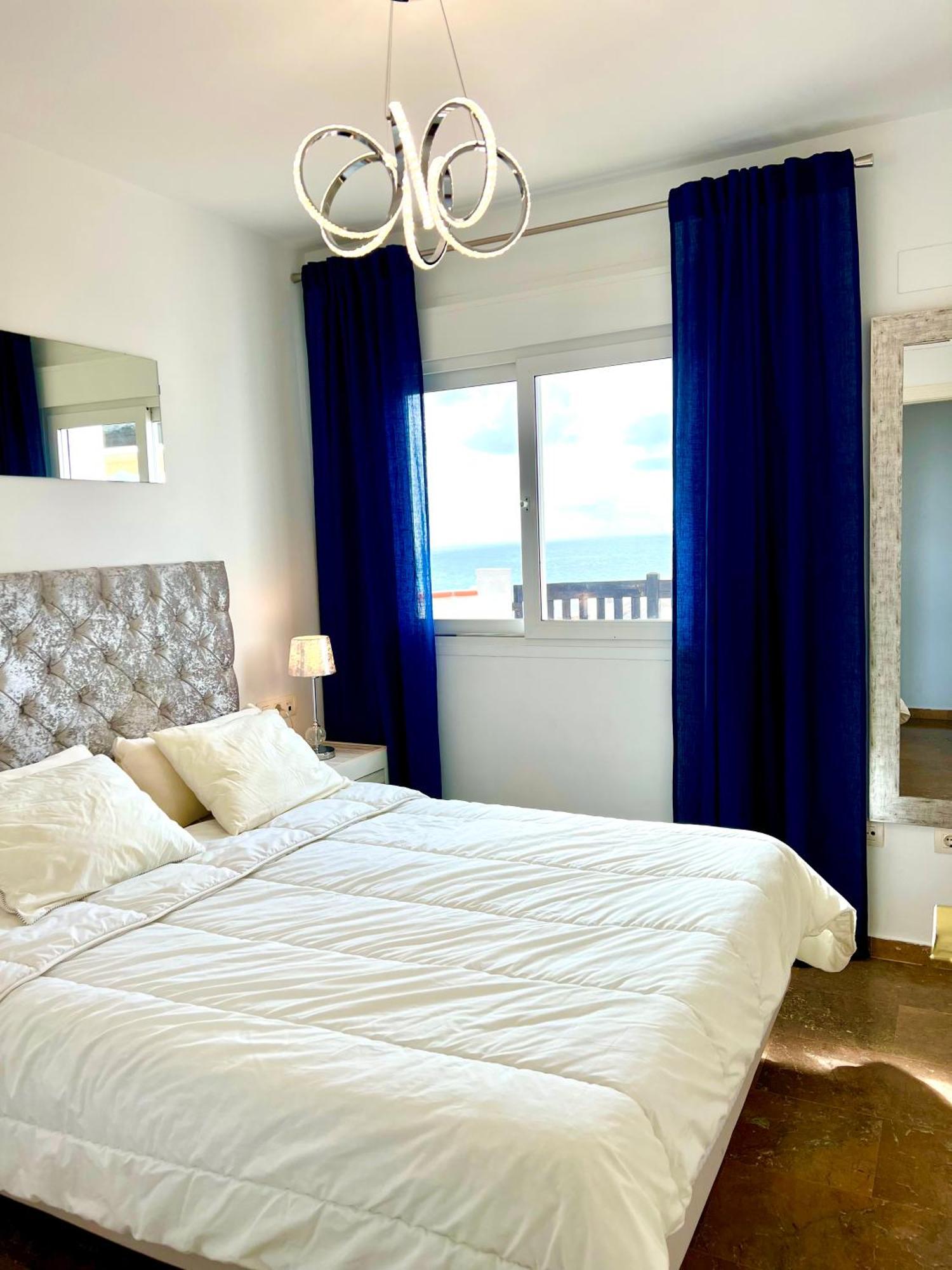Beachfront Penthouse Apartment With Large Terrace And Breathtaking Sea Views Close To Marbella Spain Sitio de Calahonda Exterior foto