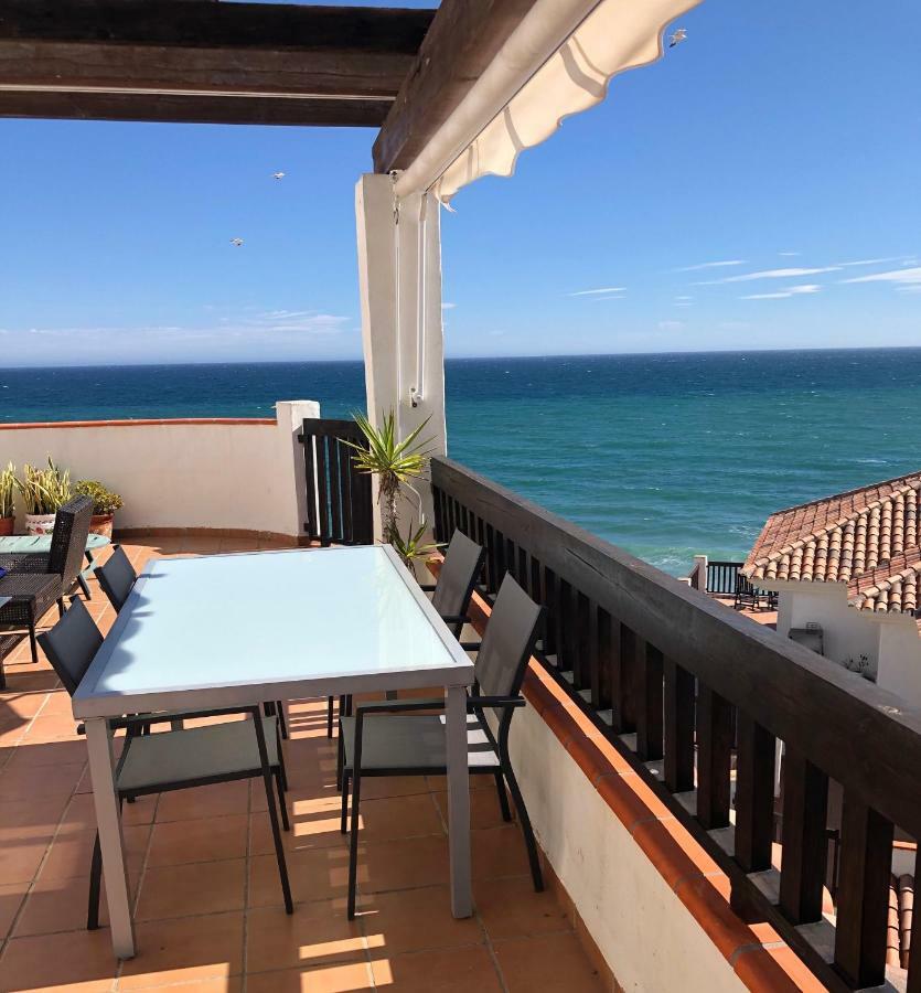 Beachfront Penthouse Apartment With Large Terrace And Breathtaking Sea Views Close To Marbella Spain Sitio de Calahonda Exterior foto