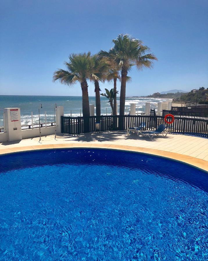 Beachfront Penthouse Apartment With Large Terrace And Breathtaking Sea Views Close To Marbella Spain Sitio de Calahonda Exterior foto